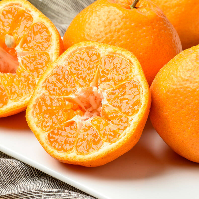 酸甜多汁，新鲜柑橘营养好味道图片1