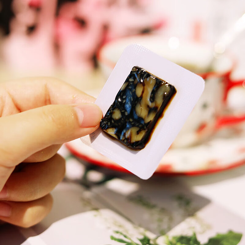 东阿阿胶桃花姬阿胶糕，300元左右送妈妈养颜礼物