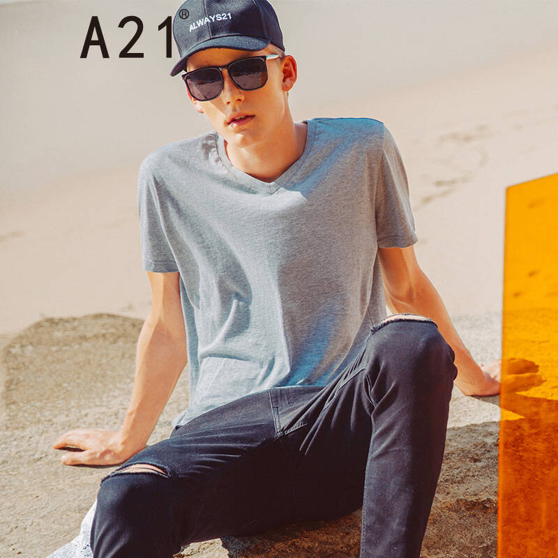 a21纯色v领短袖T恤图片