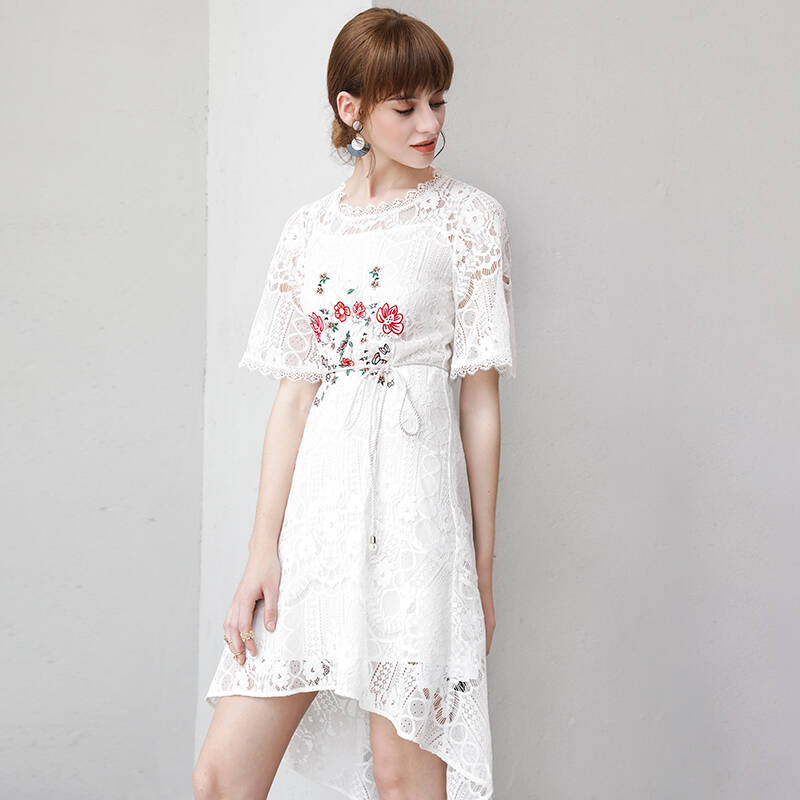 洛诗琳花朵刺绣白色连衣裙