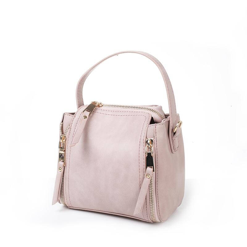 Tata通勤简约风时尚背包