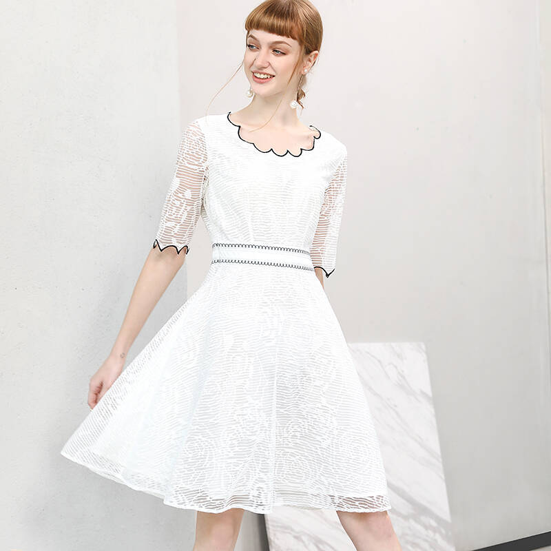 白色连衣裙唯美文艺属于你图片1