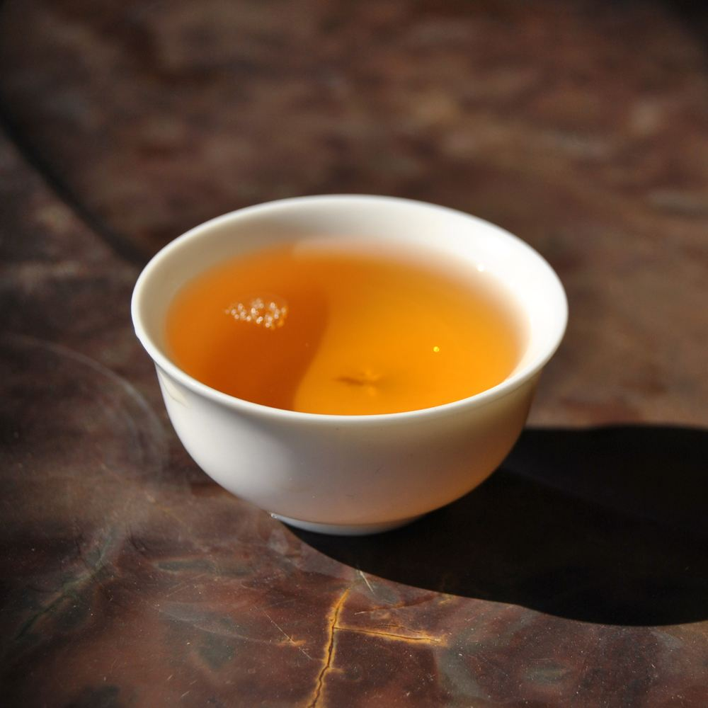品茶生活配合焚香，可令身心靜穆，心神集中，或是從事