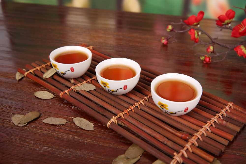有了古人吟詩作對，我們喝茶之余才能讀茶詩、品茶詞。