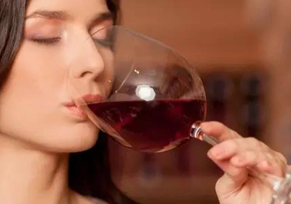 喝葡萄酒的规矩,品葡萄酒有一定的程序