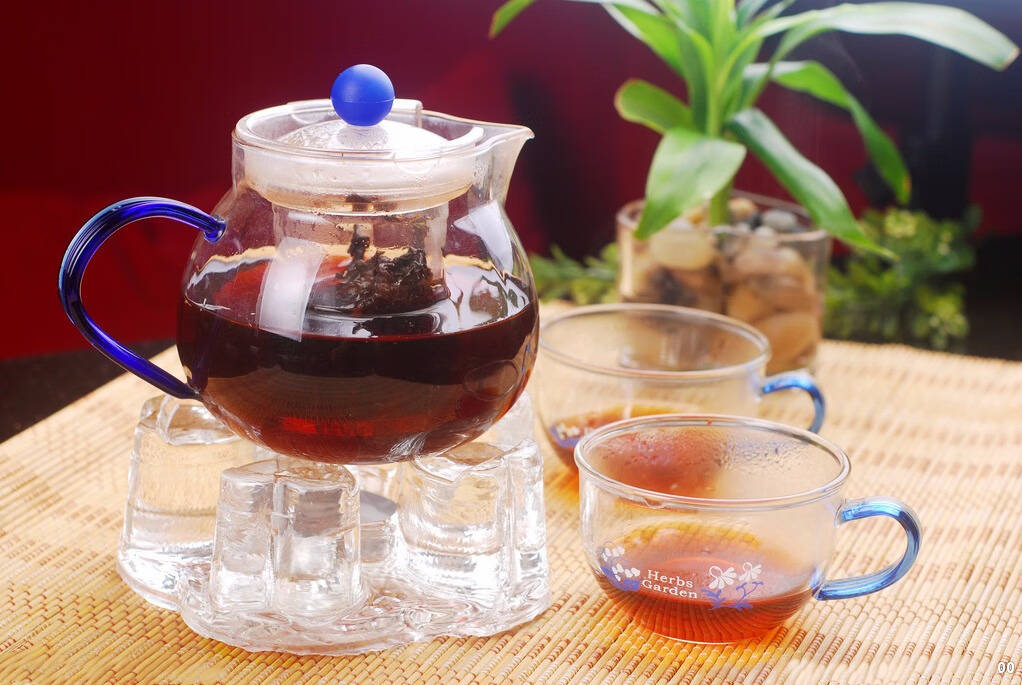 有一种幸福，简素如茶﻿﻿﻿泡茶，知性。﻿喝茶，知味