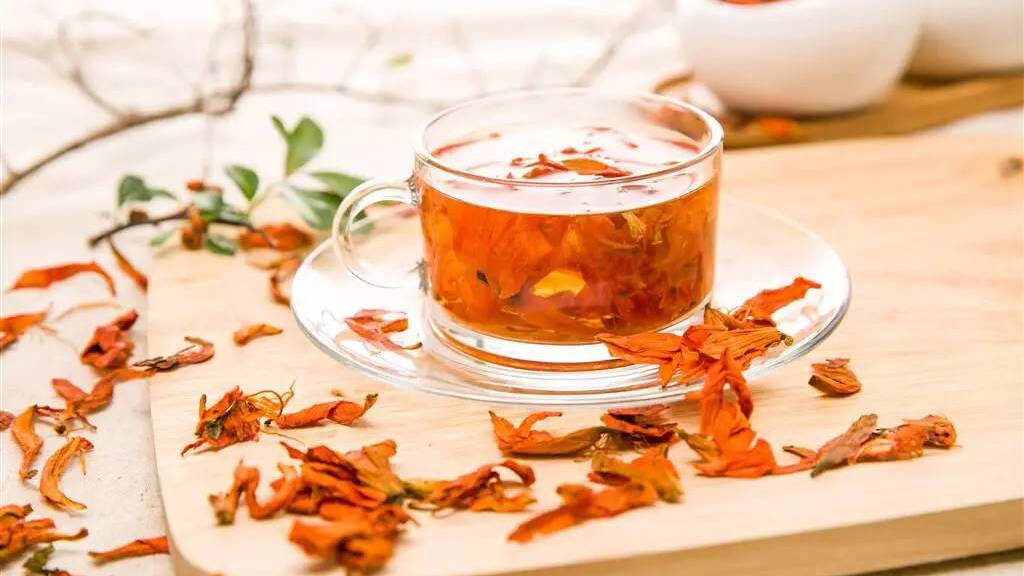 油腻食物吃得多？不如多喝点茶刮