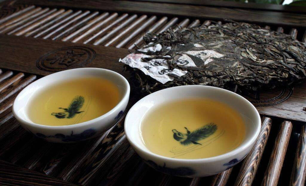 緩慢的普洱茶的出湯方式，主要對前期浸泡相對靜態的茶