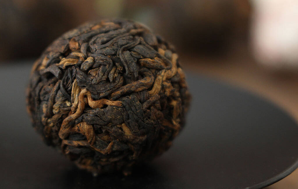 陈年老茶品质优异，怎样选择优异