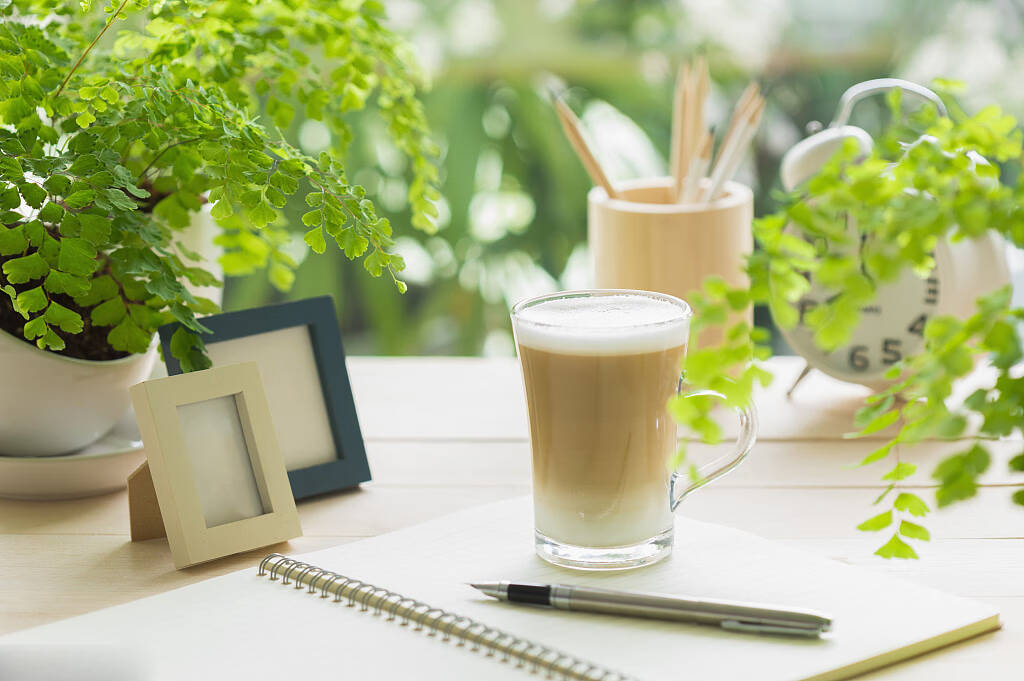 奶香浓郁茶香清新，奶茶为你带来