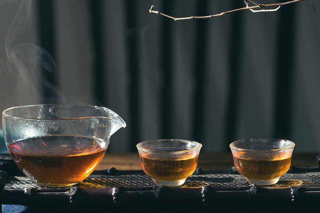 白茶陈化几年好，几年老白茶更好
