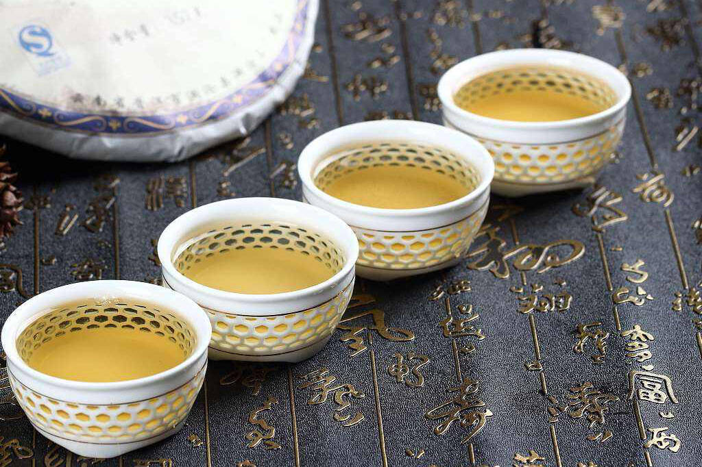 常饮普洱茶好处多，普洱该怎么品