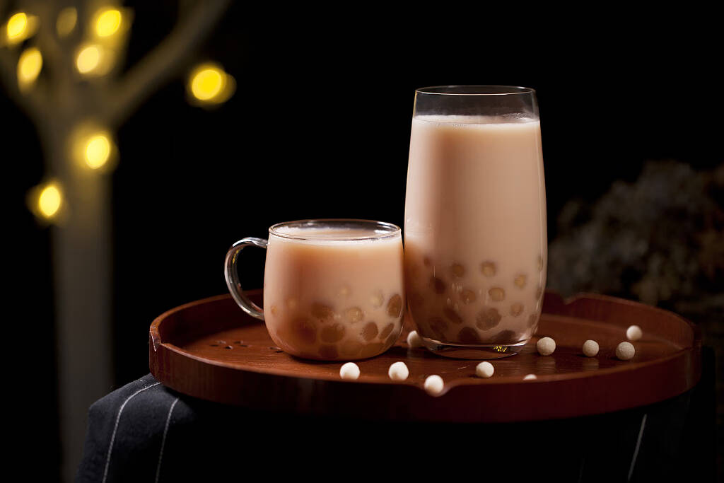 奶香浓郁茶香清新，奶茶为你带来
