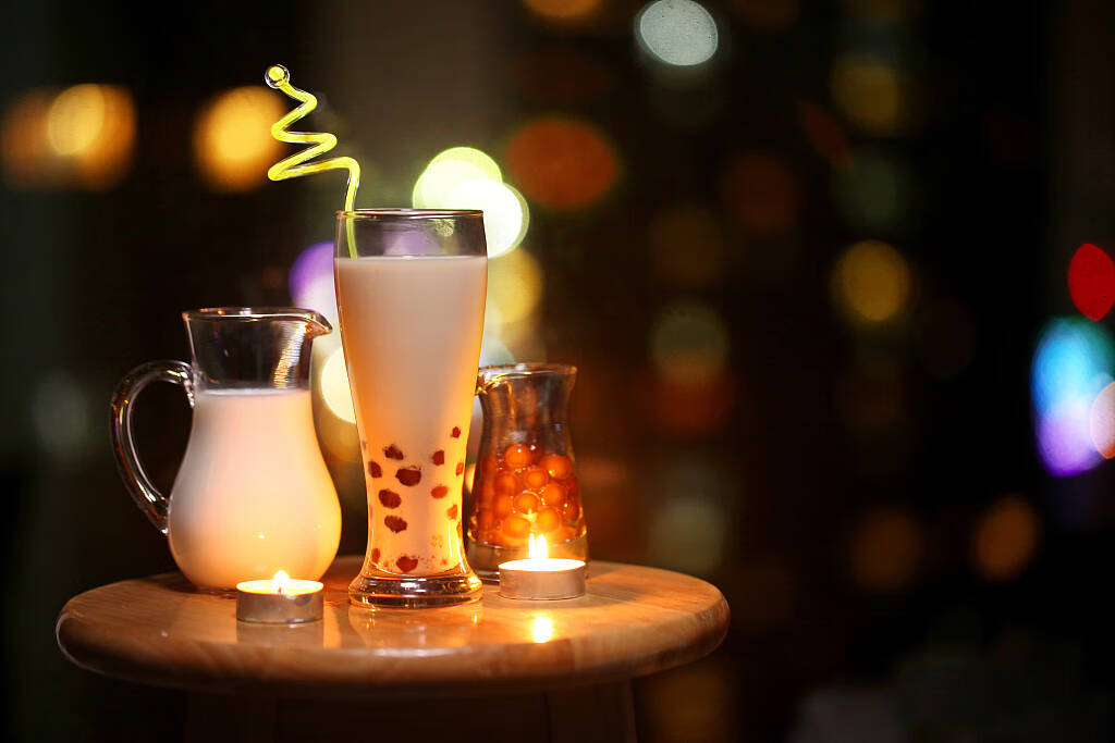 奶香浓郁茶香清新，奶茶为你带来