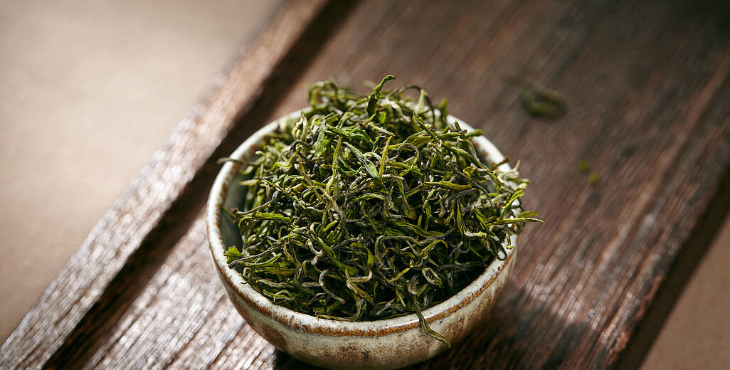 泡茶是学问，敬茶是修养，存茶是
