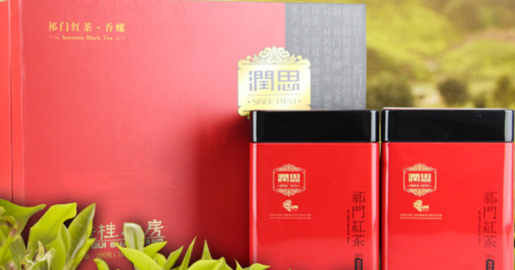 秋意浓，红颜知己在侧共饮一杯暖