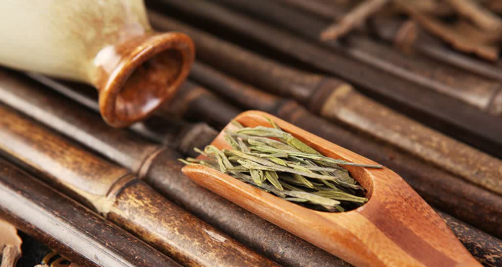 不平凡的日子需要一束光和一壶茶