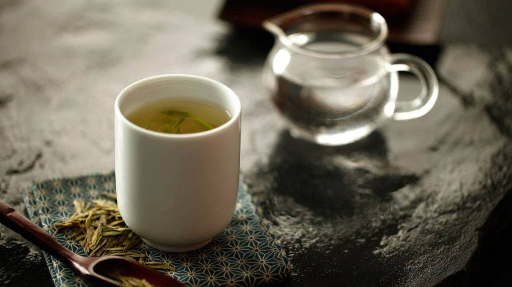 绿茶中含有丰富的茶黄..