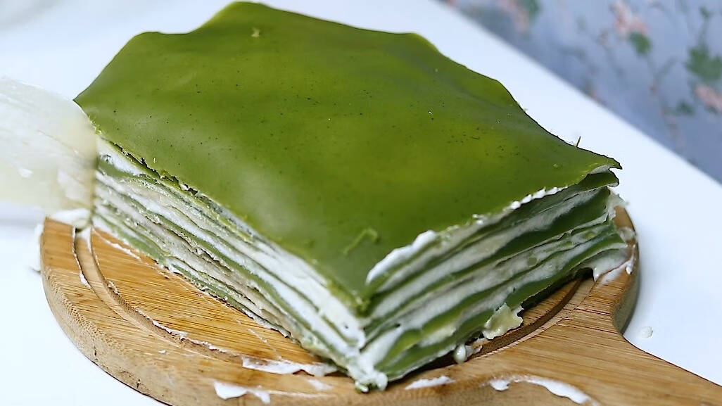 抹茶榴莲千层蛋糕要说蛋糕，千层应该是最适合新手学习