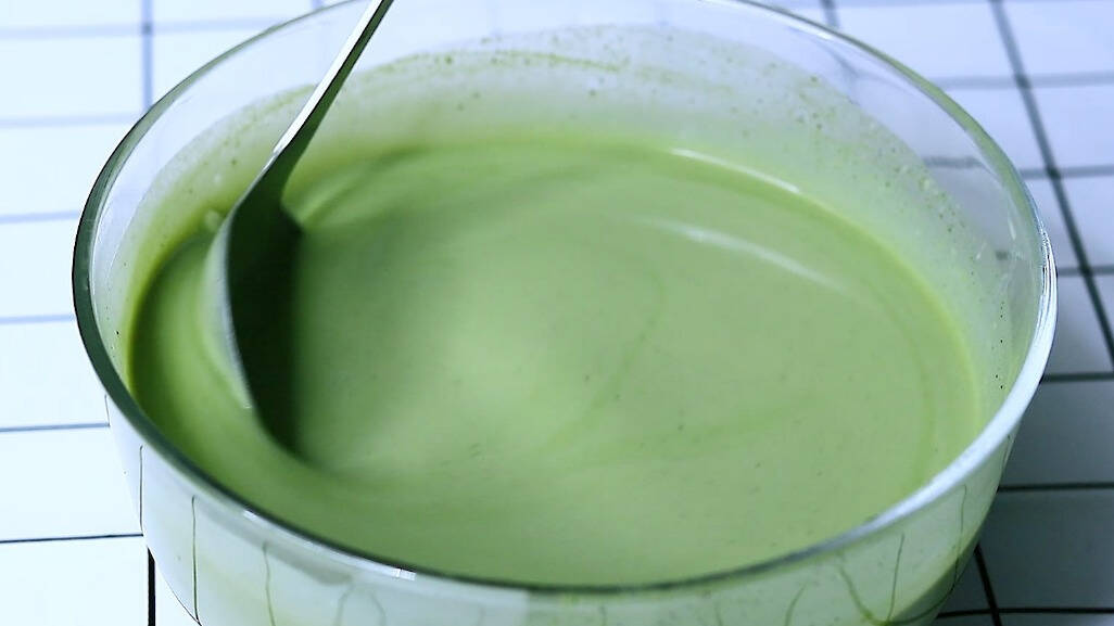 抹茶榴莲千层蛋糕要说蛋糕，千层应该是最适合新手学习