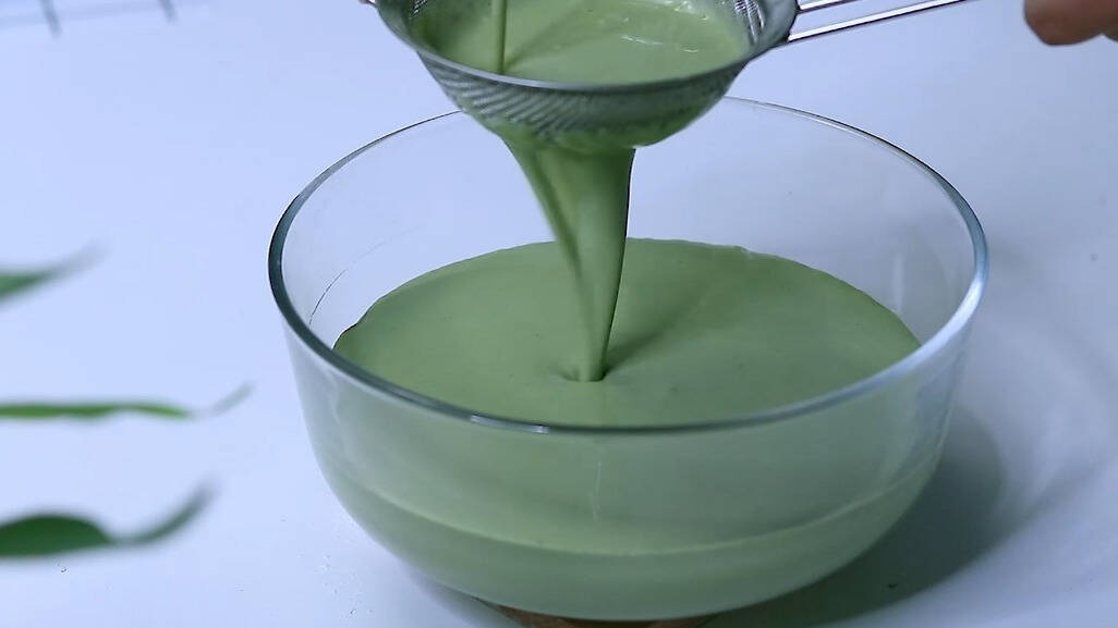 抹茶榴莲千层蛋糕要说蛋糕，千层应该是最适合新手学习