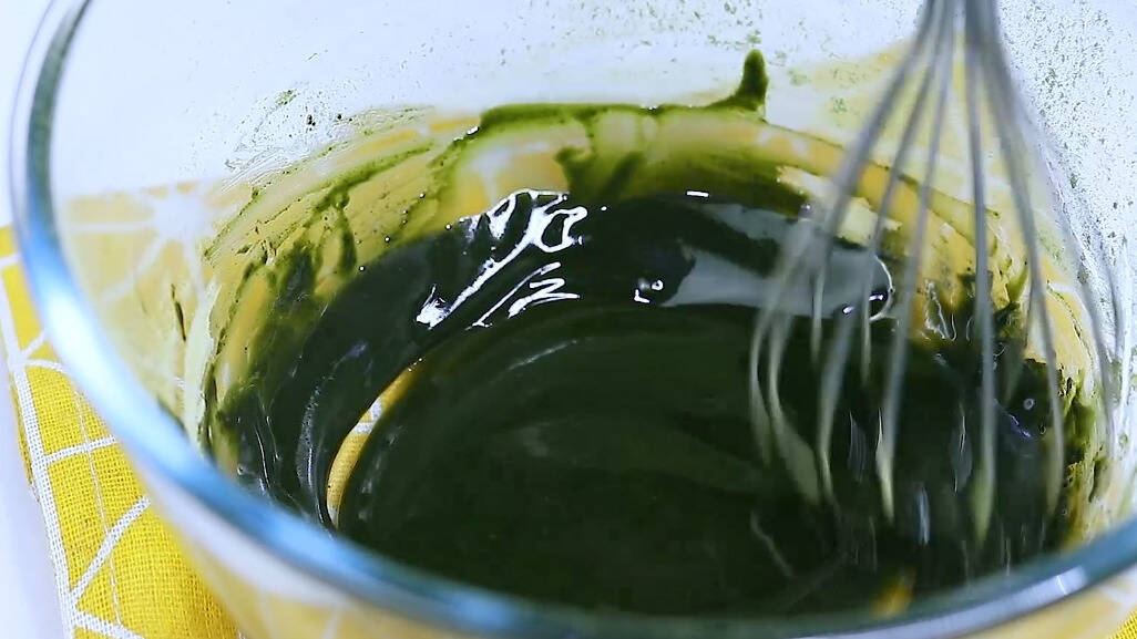 抹茶榴莲千层蛋糕要说蛋糕，千层应该是最适合新手学习