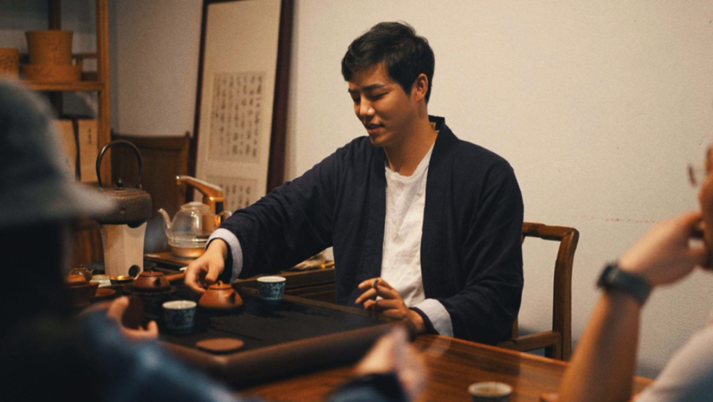 对于吃货而言，开心的时候要吃好吃的，因为需要庆祝；