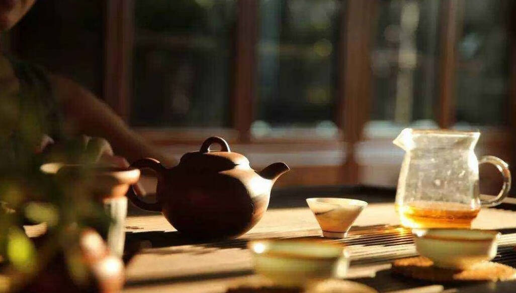 茶，有着四千多年的历史，它是一