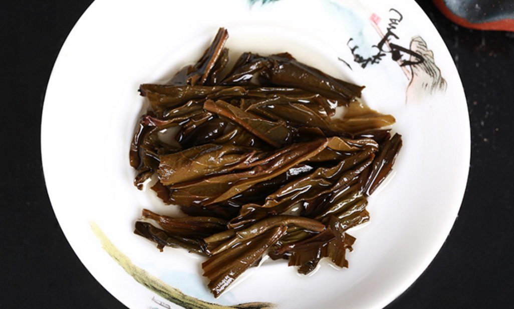 明朗秋日，黑茶香飘满阁，越陈越