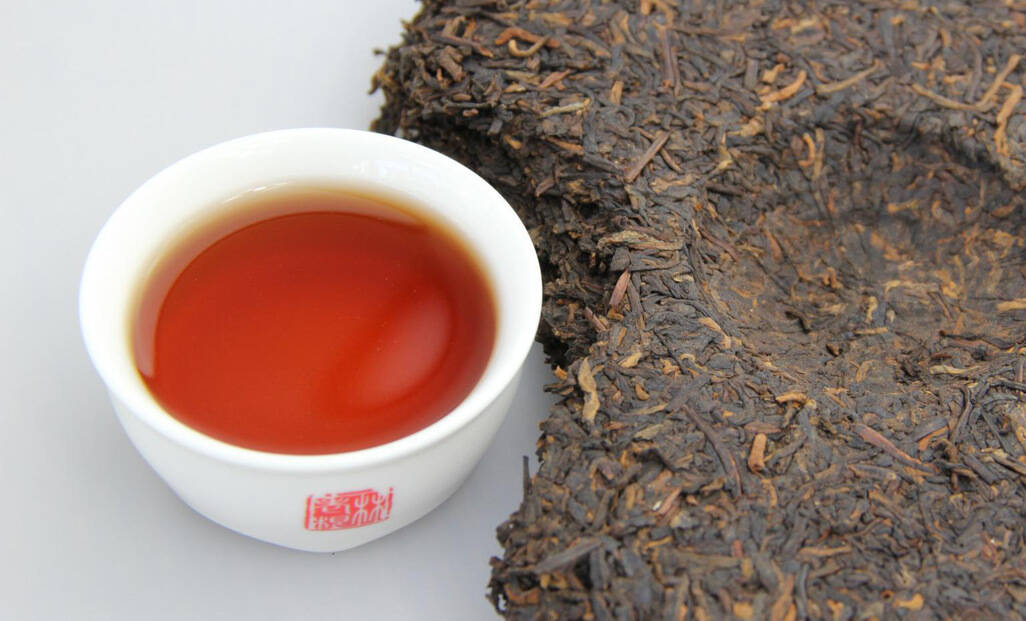 陈年普洱功效多，喝普洱茶有哪些