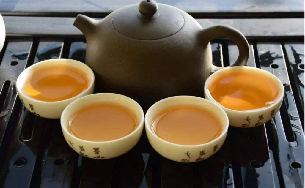 年货好礼该怎么送？红酒茶叶显心