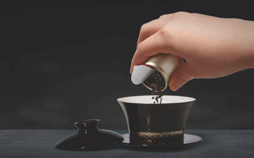 自从神农氏发现了茶叶，中国就是第一茶之乡。中国历史