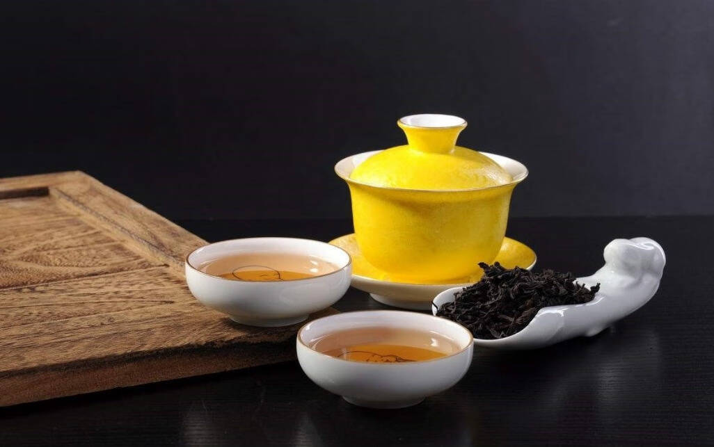 武夷岩茶香气是富于变化的一种，