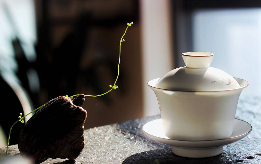 茶叶不同， 杯中的茶水亦不同的