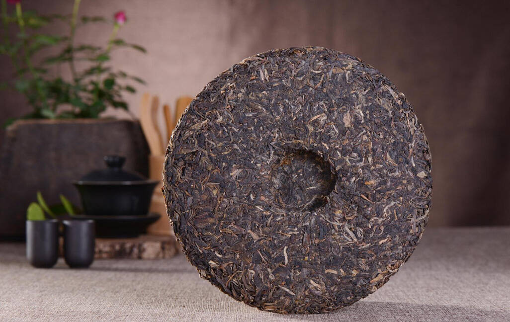 普洱茶很深，喝茶的时候喝不懂，