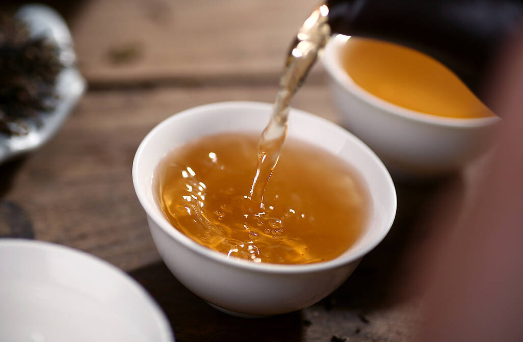 陈年老茶品质优异，怎样选择优异