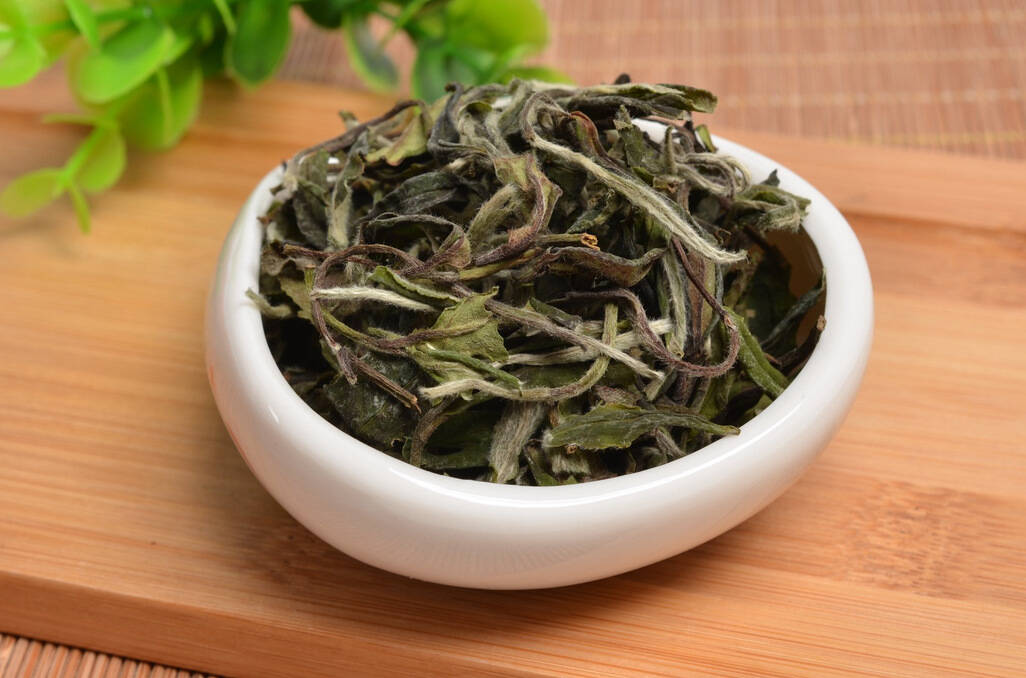 哪些人适宜常饮白茶，白茶都有哪