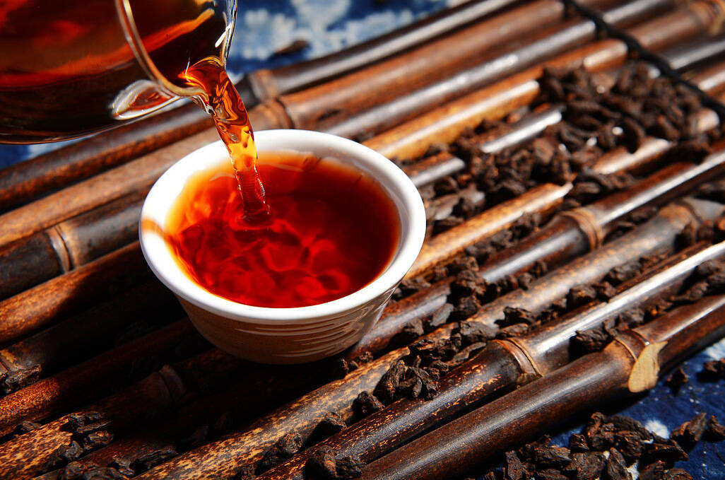入了普洱茶的坑，爱上她是迟早的