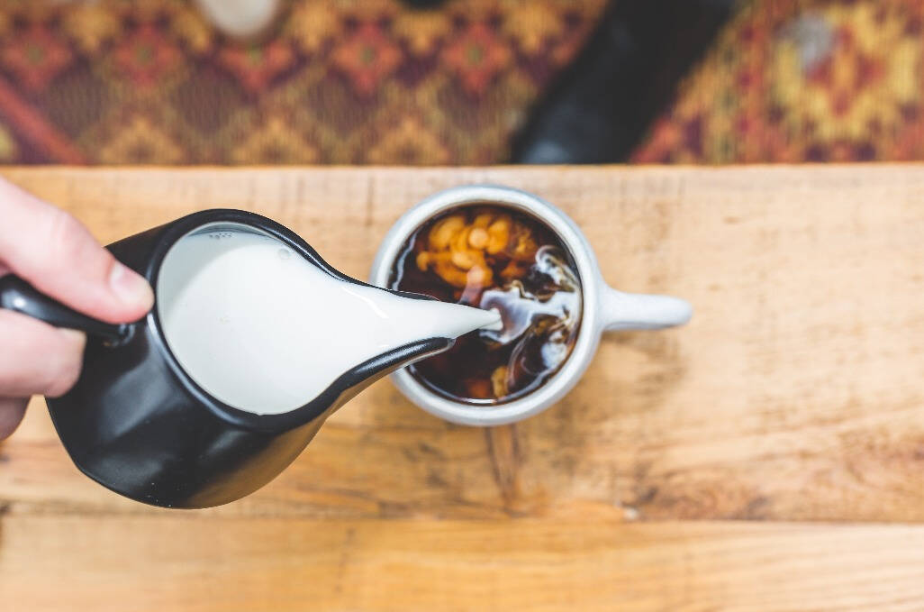 奶茶就是奶和茶一块喝？不经意间