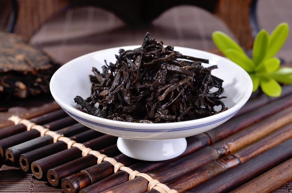 普洱熟茶的生産曆史雖然遠不及生茶久遠，但同樣憑借著
