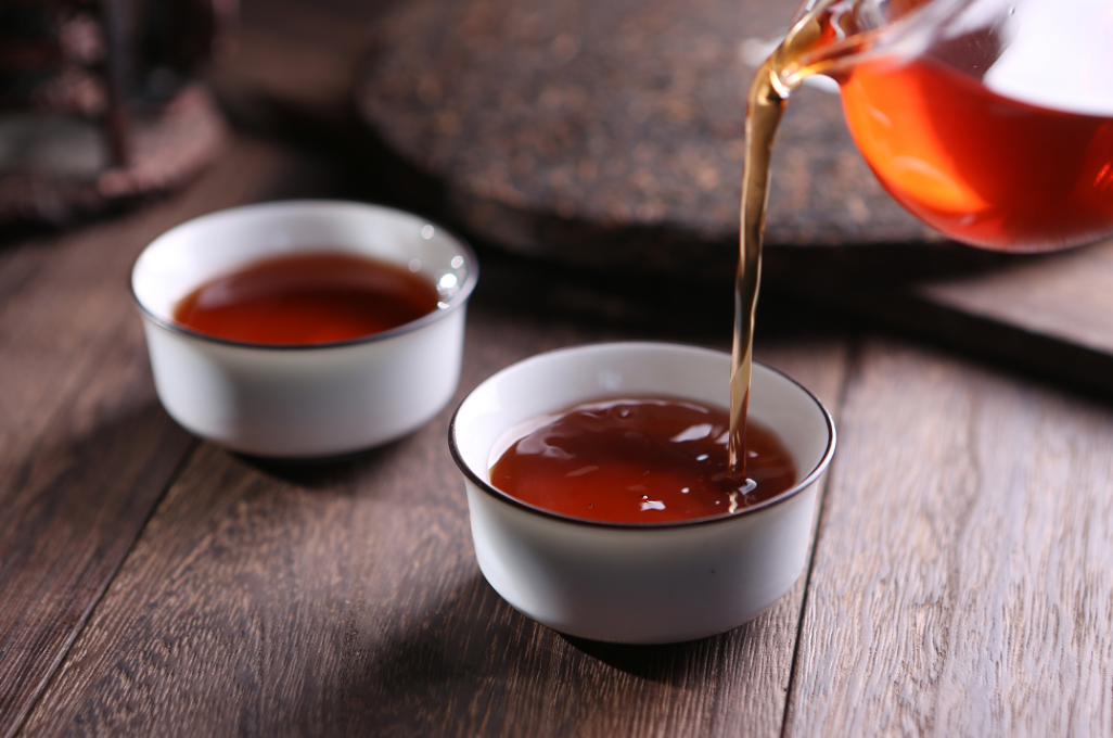 喝茶是一种需要等待的活动，心急吃不了热茶，从泡茶至