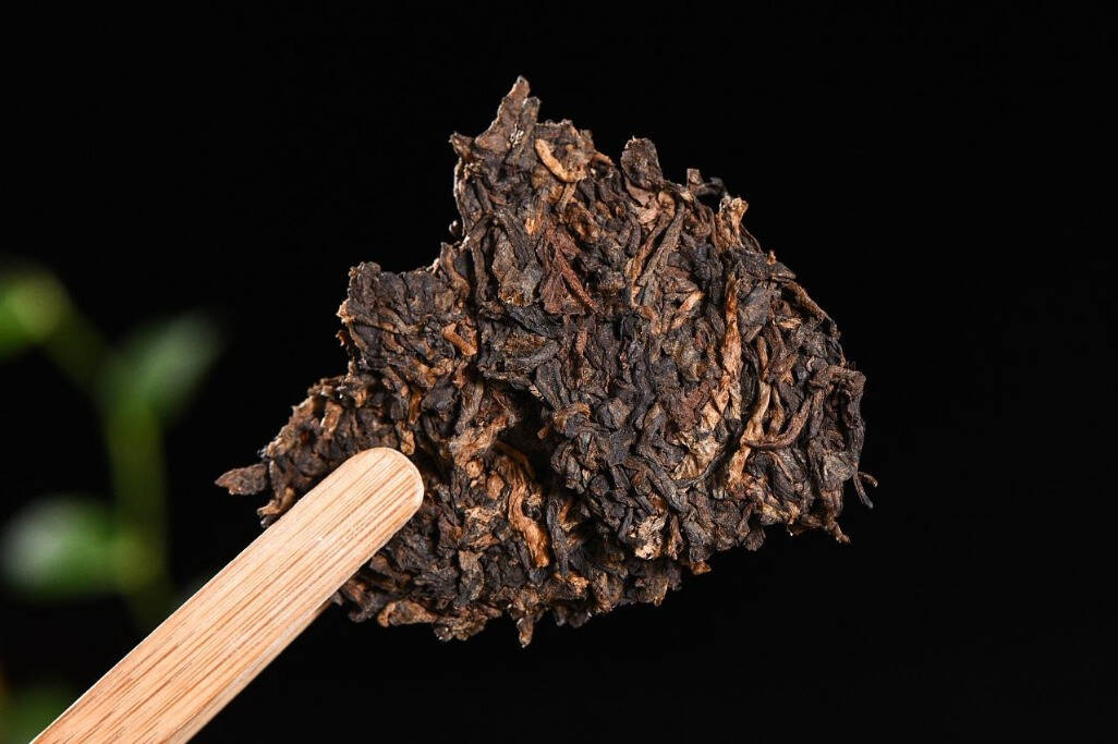 茶，有着四千多年的历史，它是一