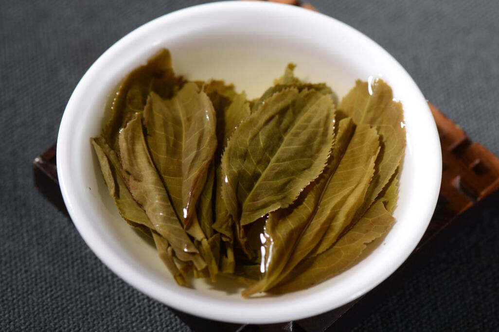 陈年普洱功效多，喝普洱茶有哪些
