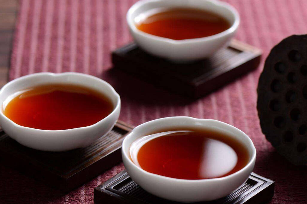 普洱熟茶味浓汤艳，是什么构成普