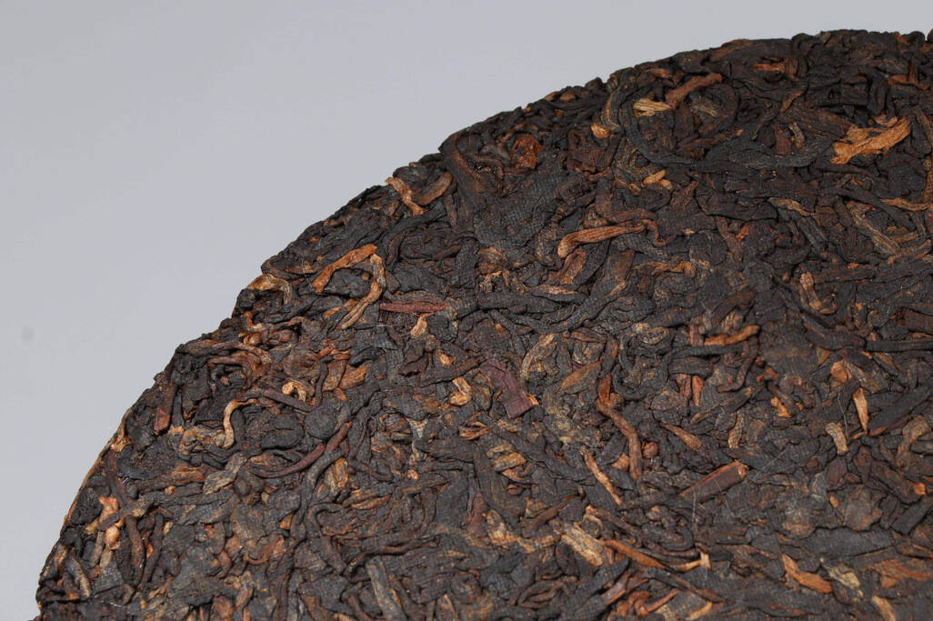 普洱分生茶、熟茶，分老茶、新茶