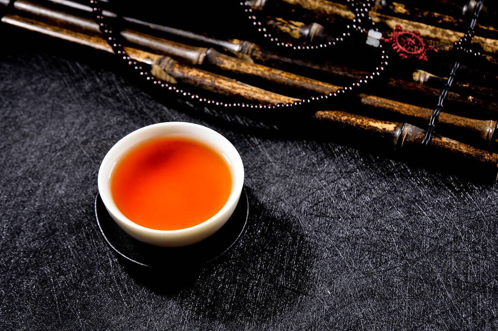 爱茶的人有八大优点，值得深交，
