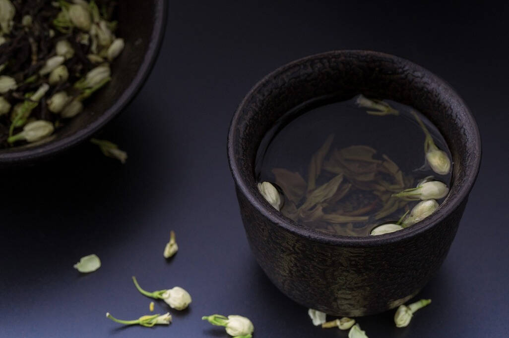 气虚体质的人喝黑茶、黄芪茶、陈