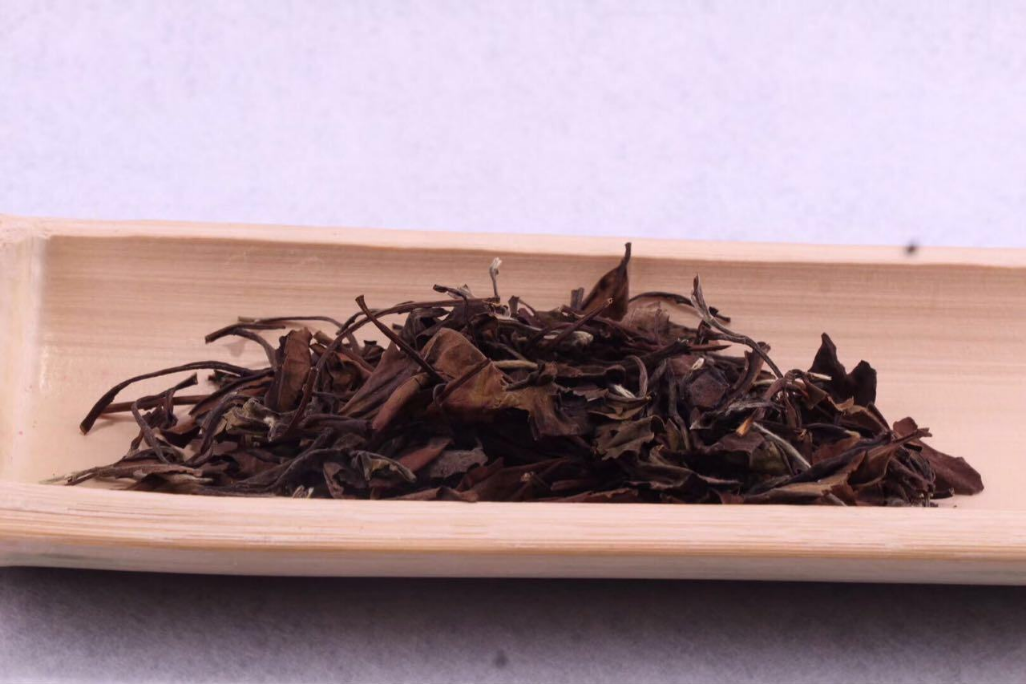 老白茶價值極高，2011年在上海舉辦的豫園國際茶文