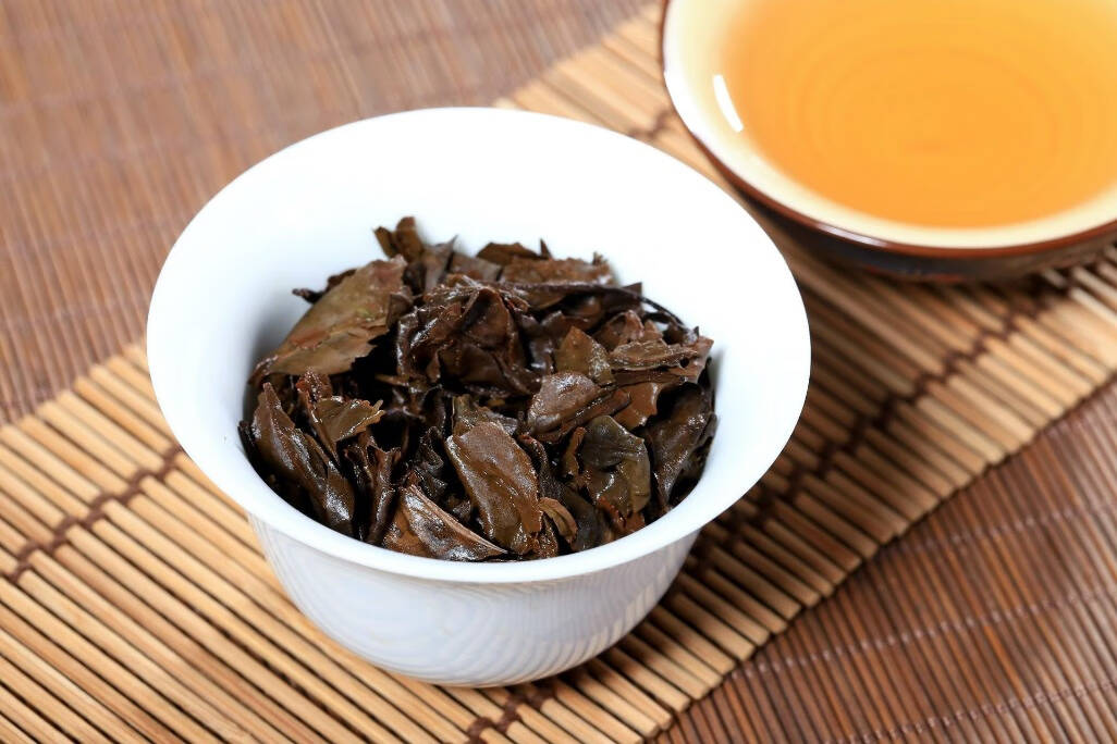 福鼎白茶的興起不過近十年，如果懷著鈎沈之心或追憶之