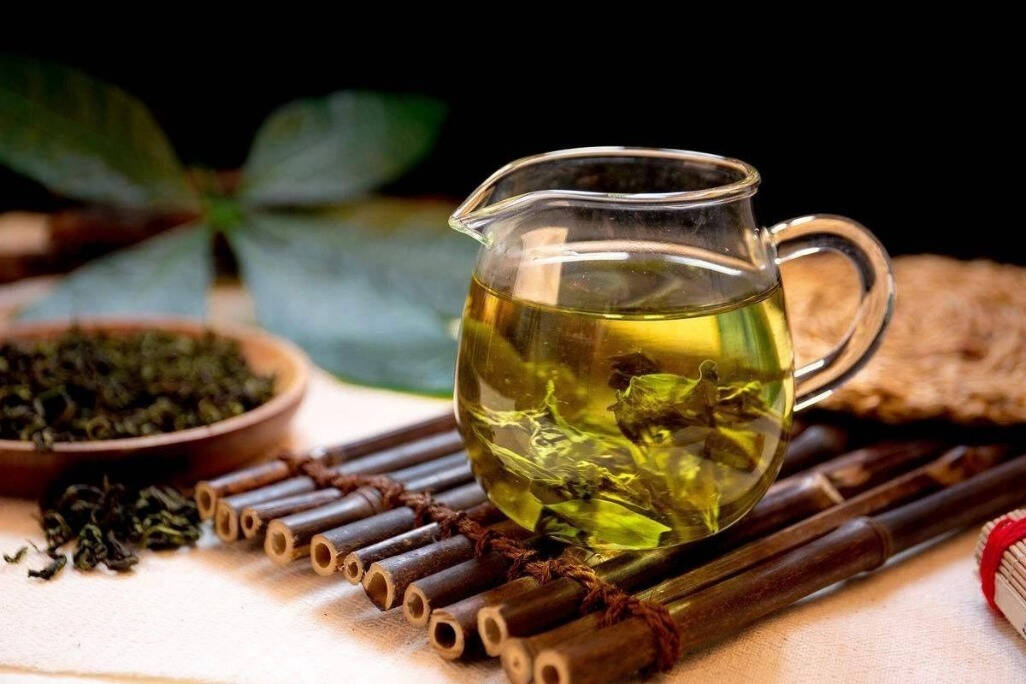 先放水再加茶，这样也是为了保护